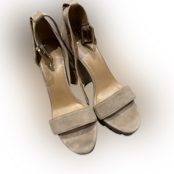 Nine West Platform sandals - Picture 2 of 2